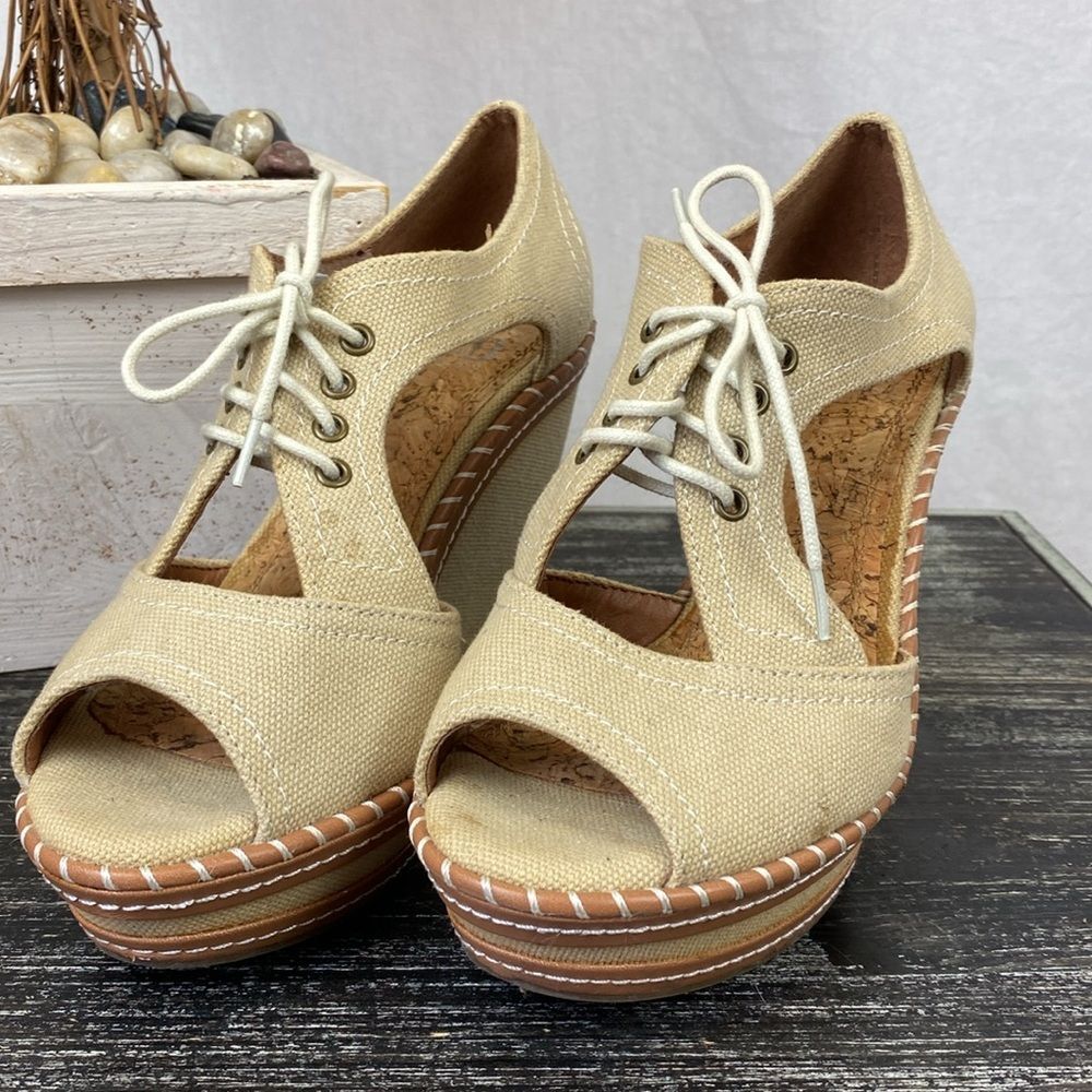 Gianni Bini Tan Wedge Cutout Lace Up High Heel Shoes 7 - Picture 3 of 8